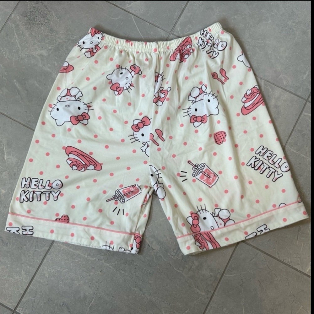 EUC Hello Kitty Pajama Set - Picture 5 of 7